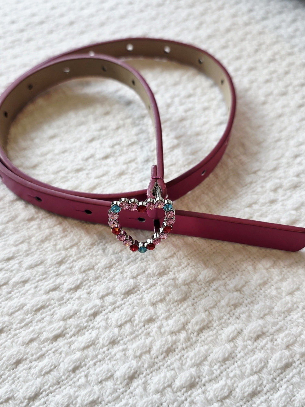 Women’s Pink Skinny Gem Heart Buckle Sixe Small Belt - Fashion Accessory